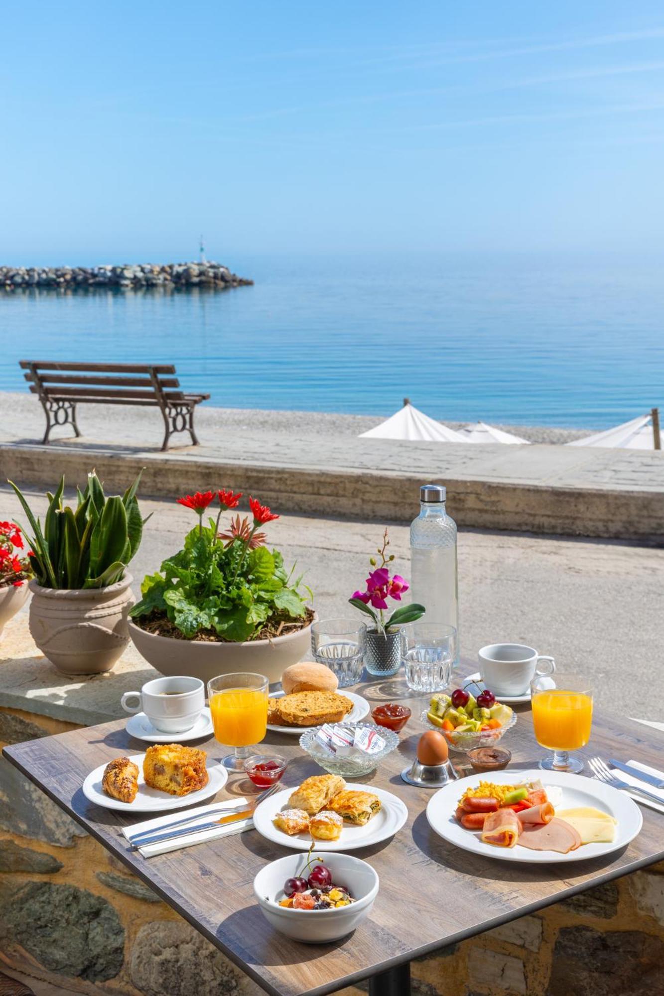 Kenta Beach Hotel Agios Ioannis  エクステリア 写真