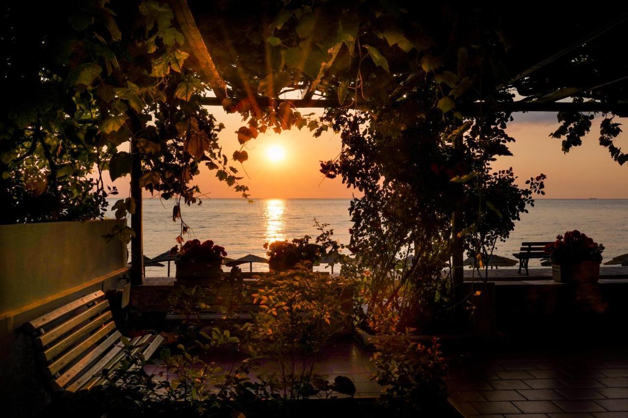 Kenta Beach Hotel Agios Ioannis  エクステリア 写真