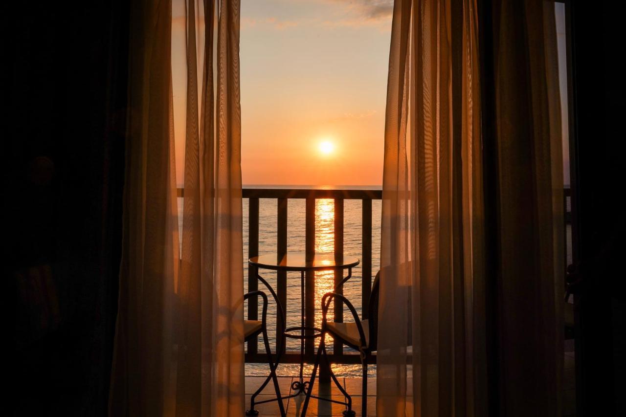Kenta Beach Hotel Agios Ioannis  エクステリア 写真